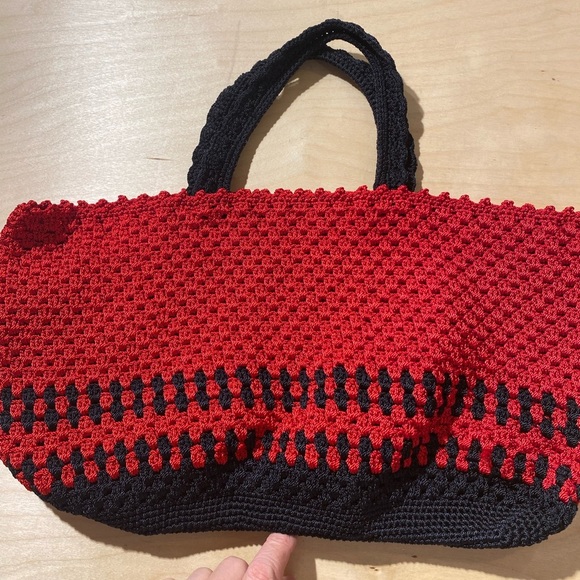 Handcrafted Red and Black Crochet Tote Bag (IY) - Picture 8 of 10